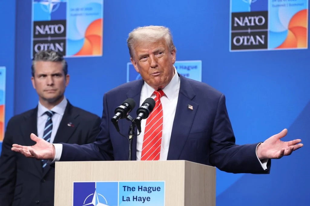 Ukrainsk journalist fik Trump til at standse op: “Hils din mand, okay?”