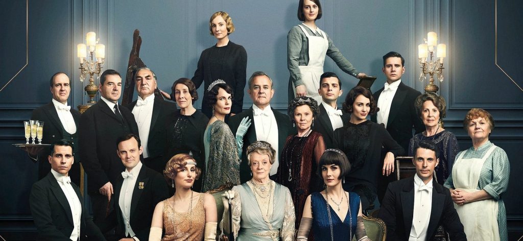 Både herskab og tjenestefolk er tilbage: Vi anmelder den nye Downton Abbey-film