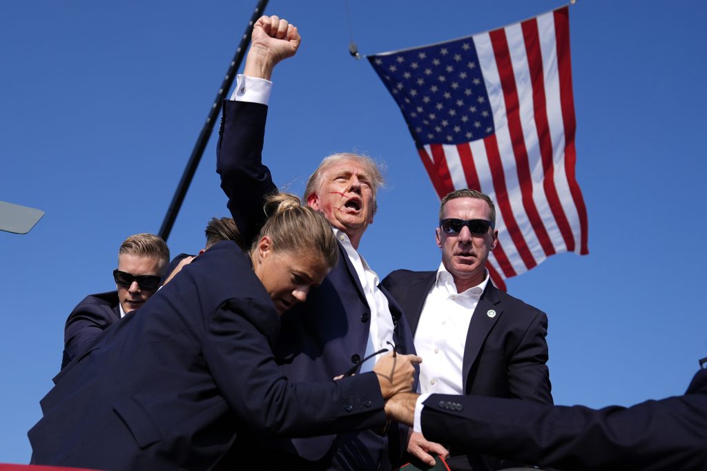De reddede Trump fra at blive skudt: Nu bliver de straffet