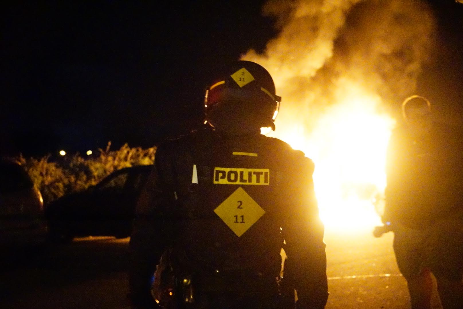 Unge skaber uro i Brabrand: Ildspåsættelser og bomberør affyret