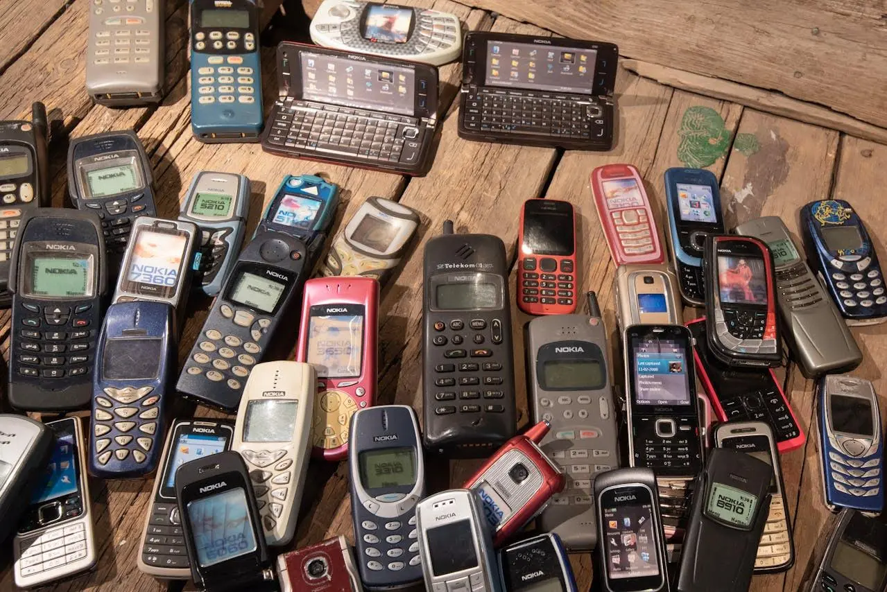 Mange går tilbage til gamle mobiltelefoner: Ekspert peger på særlig årsag