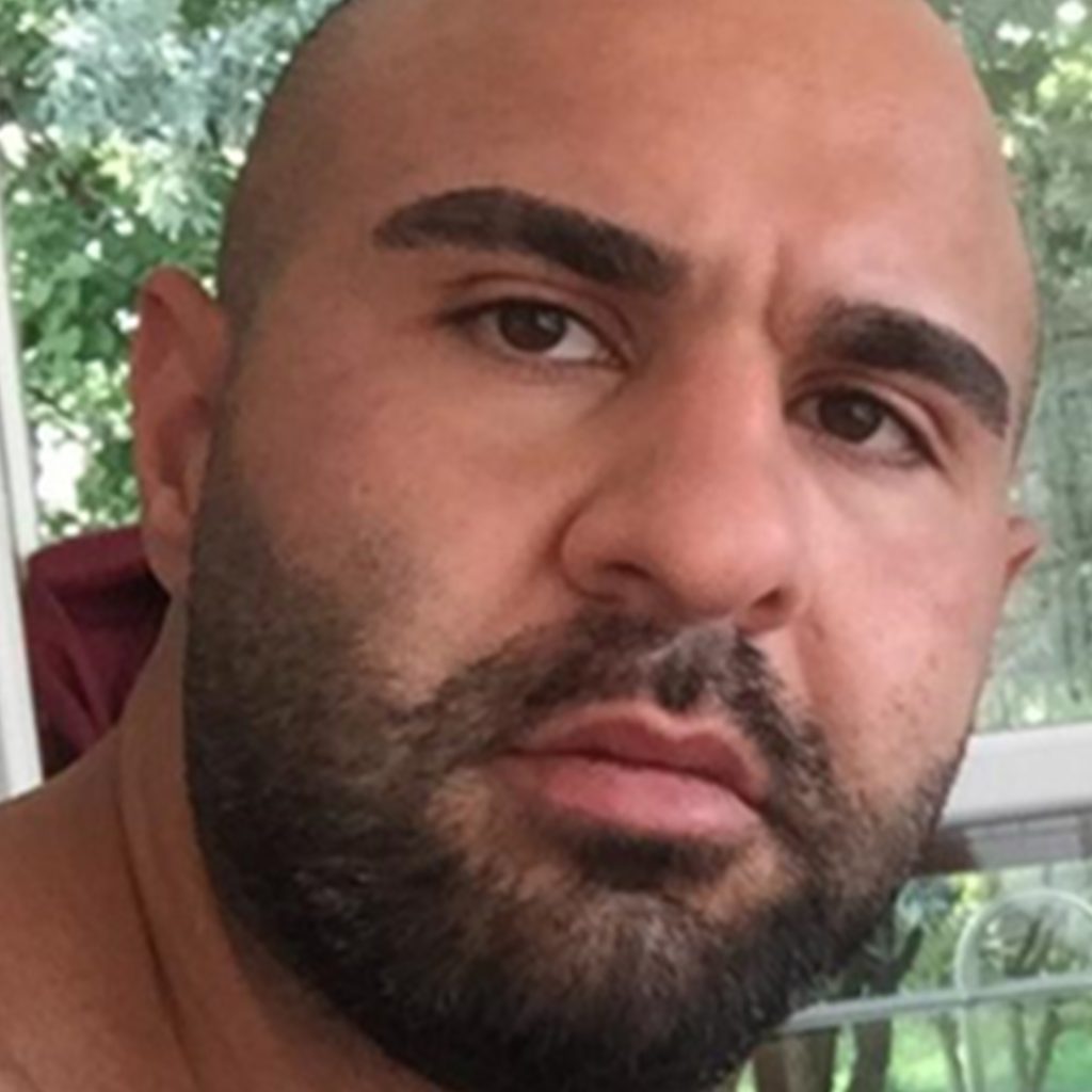 Hells Angels-rocker efterlyses for drab