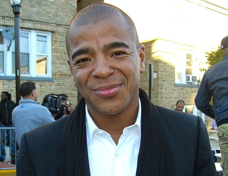 Politiet efterforsker verdenskendt hitmagers død