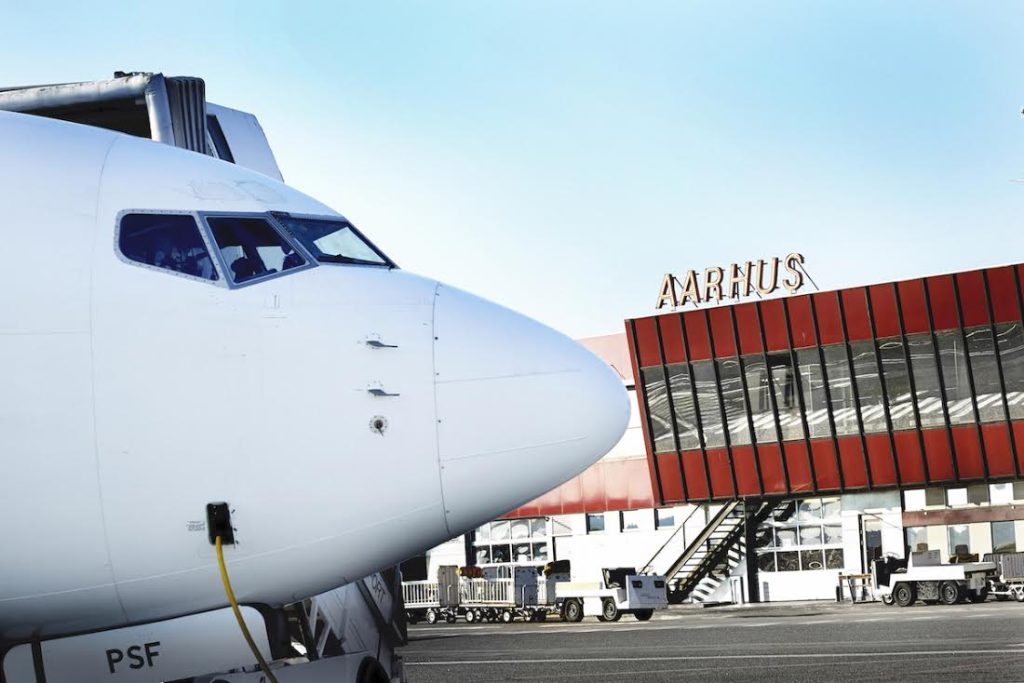 Dansk design og spændende mad: Aarhus Airport er blevet ombygget og støvet af