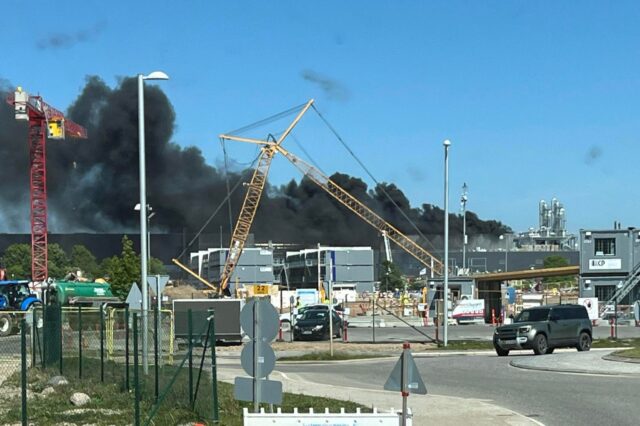 Voldsom brand ved Novo Nordisk: Politi og brandvæsen rykker ud