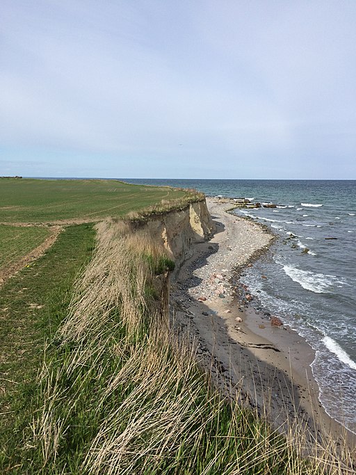 Kendispar sælger sommerhus på Møn efter kæmpe prisnedslag
