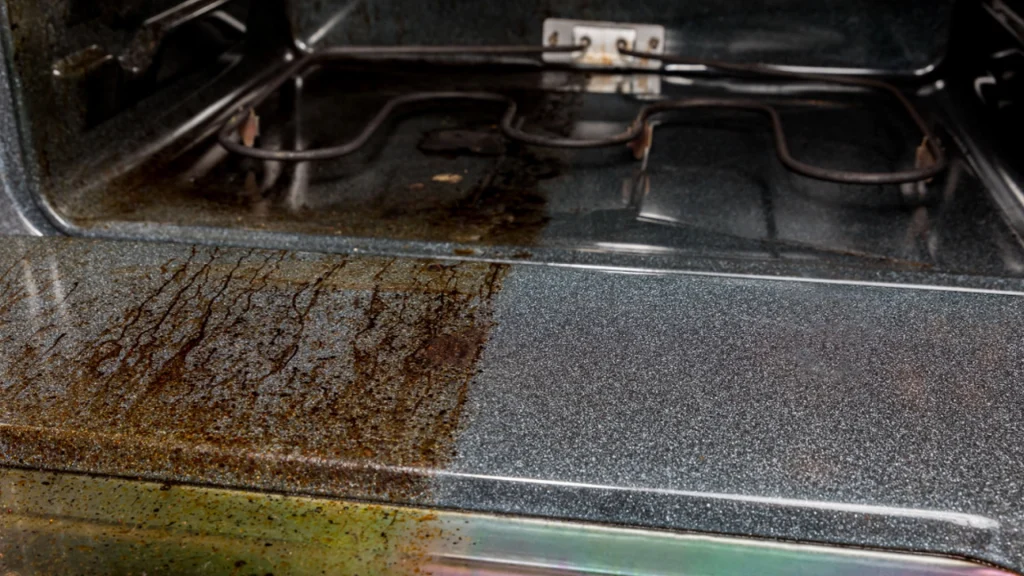 Klæbrige og fedtede aflejringer vil forsvinde med et snuptag: Simpelt trick for overfladerne til at skinne