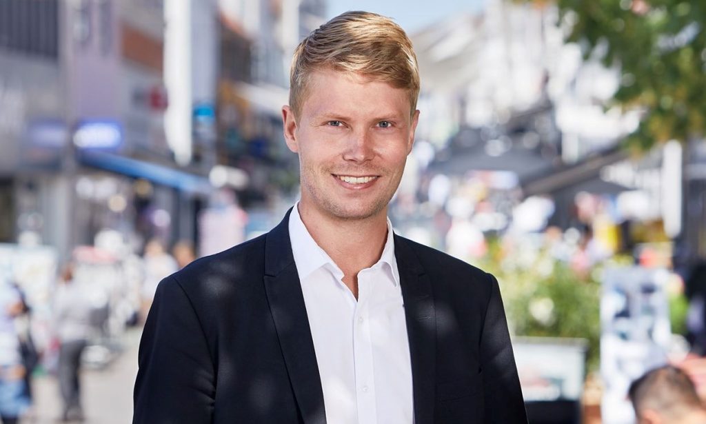 Venstrekandidat Christoffer Aagaard Melson: ”Det er for svært at være iværksætter”