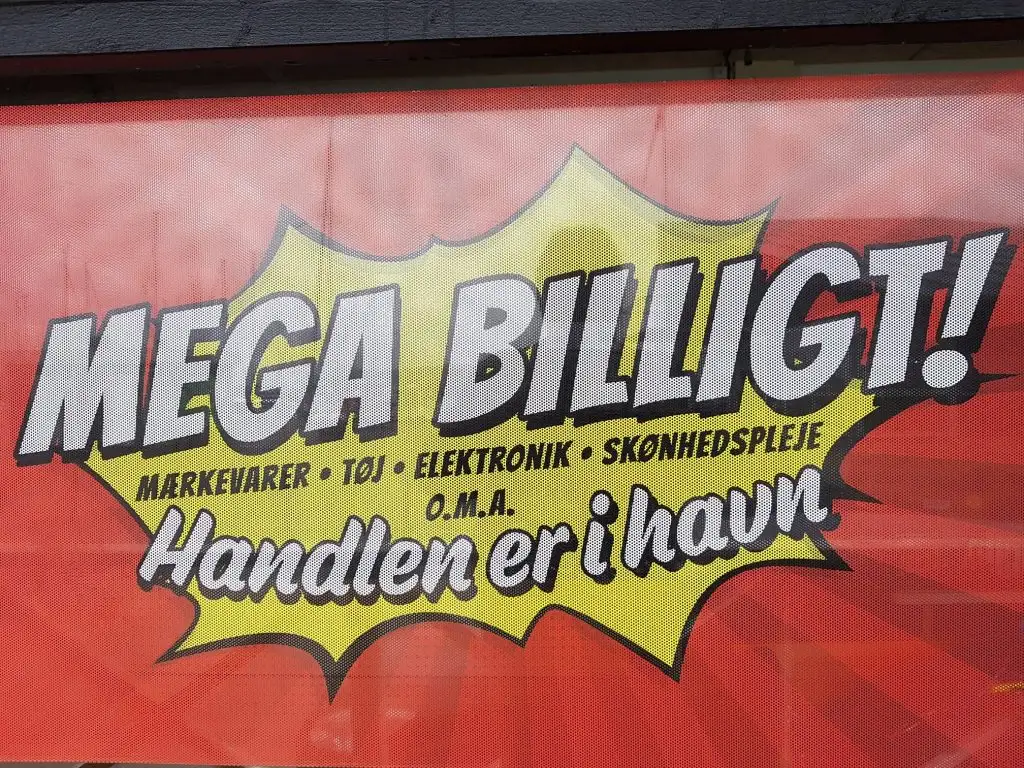 Ny butik: MEGA BILLIGT sælger tøj, brugskunst og køkkengrej fra nye lokaler på havnen