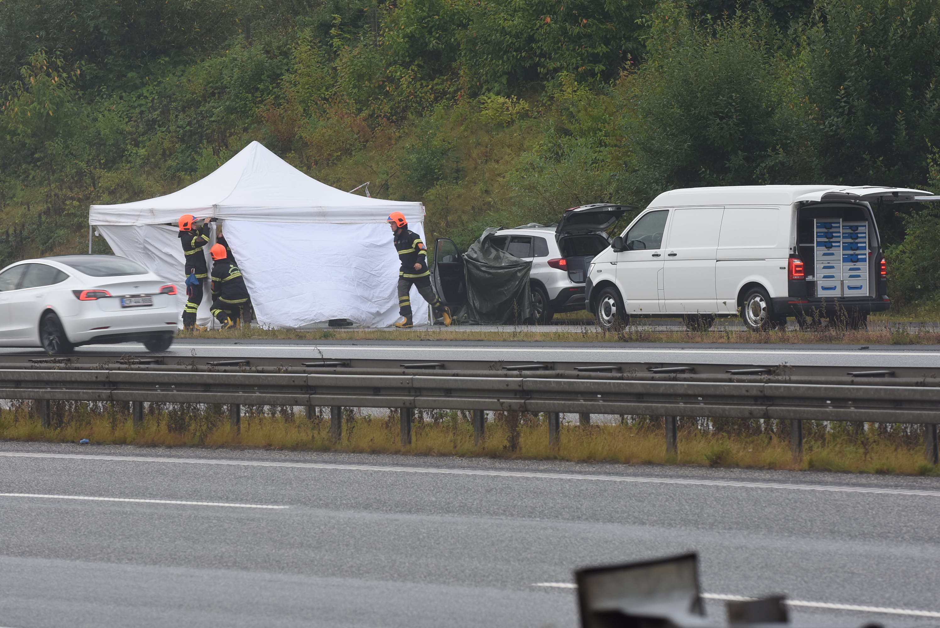 Politijagt med tragisk udgang: Derfor var rastepladsen spærret