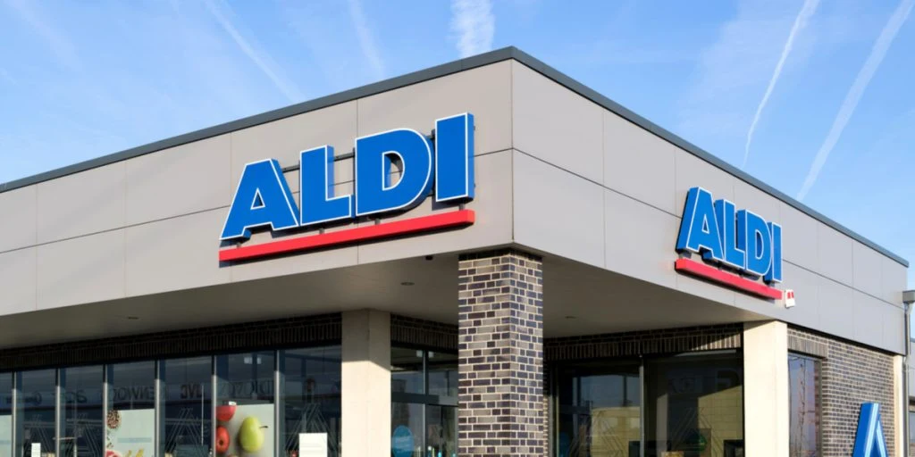 ‘Fedladen’ kvinde går amok i ALDI: Bider medarbejder