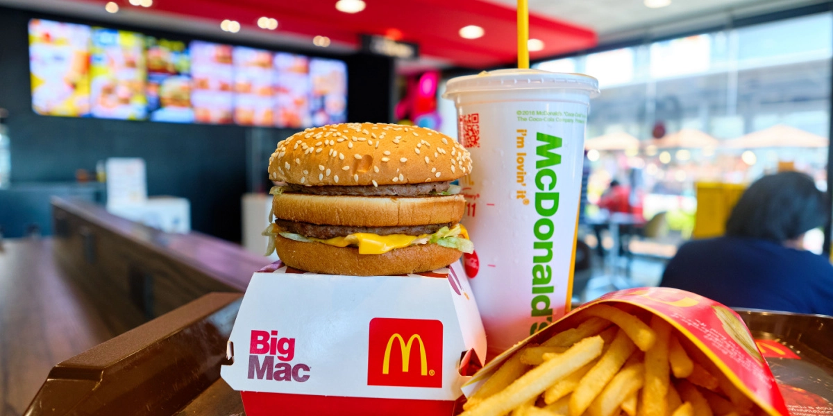 Tidligere McDonalds-ansat deler kundes pinlige BigMac-ordre: Blev fanget i en løgn