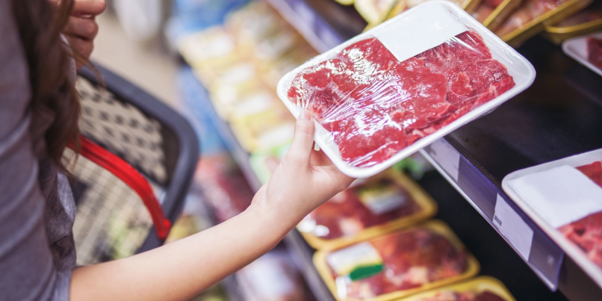 38-årig kvinde chokeret over navnet på en bøf: Nu vil hun have supermarkedet til at ændre det