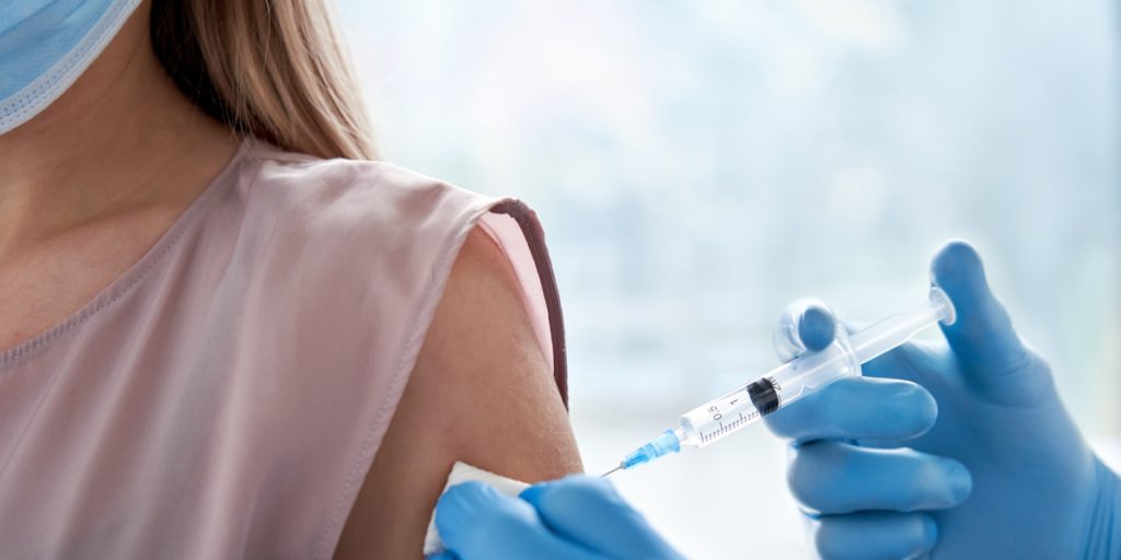 Nyt studie viser: Så hurtigt forsvinder effekten af tredje vaccinestik