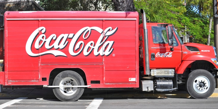 Coca-Cola chokerer fans: Sender sodavand på pension
