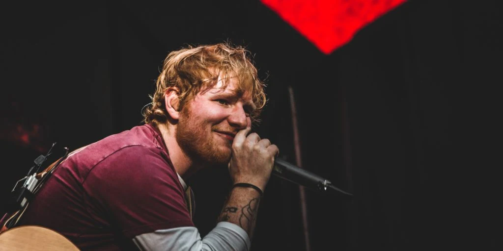 Vild årsløn: Så mange penge har Ed Sheeran tjent under corona