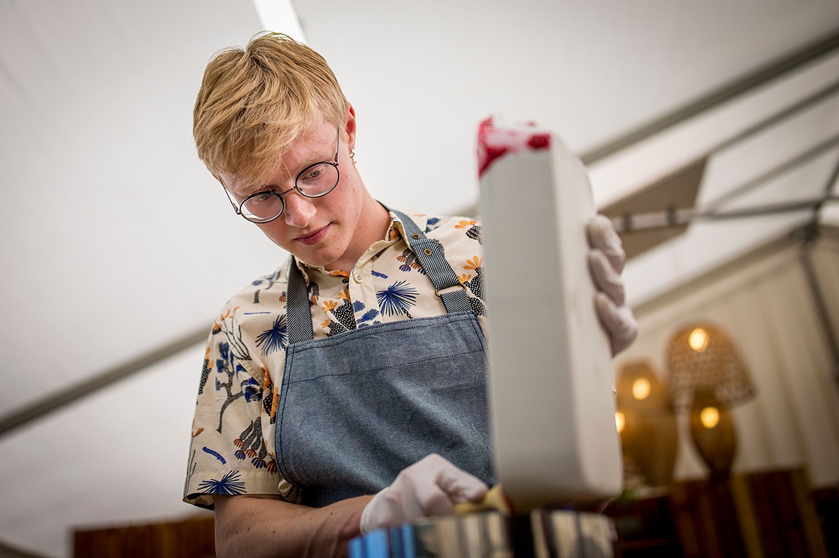 Emil om Carolines exit i Den store bagedyst: Glad for hun ikke nåede finalen