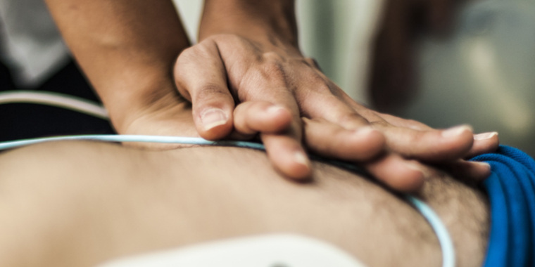 Hjertestop: Pludseligt sank Jans søn sammen