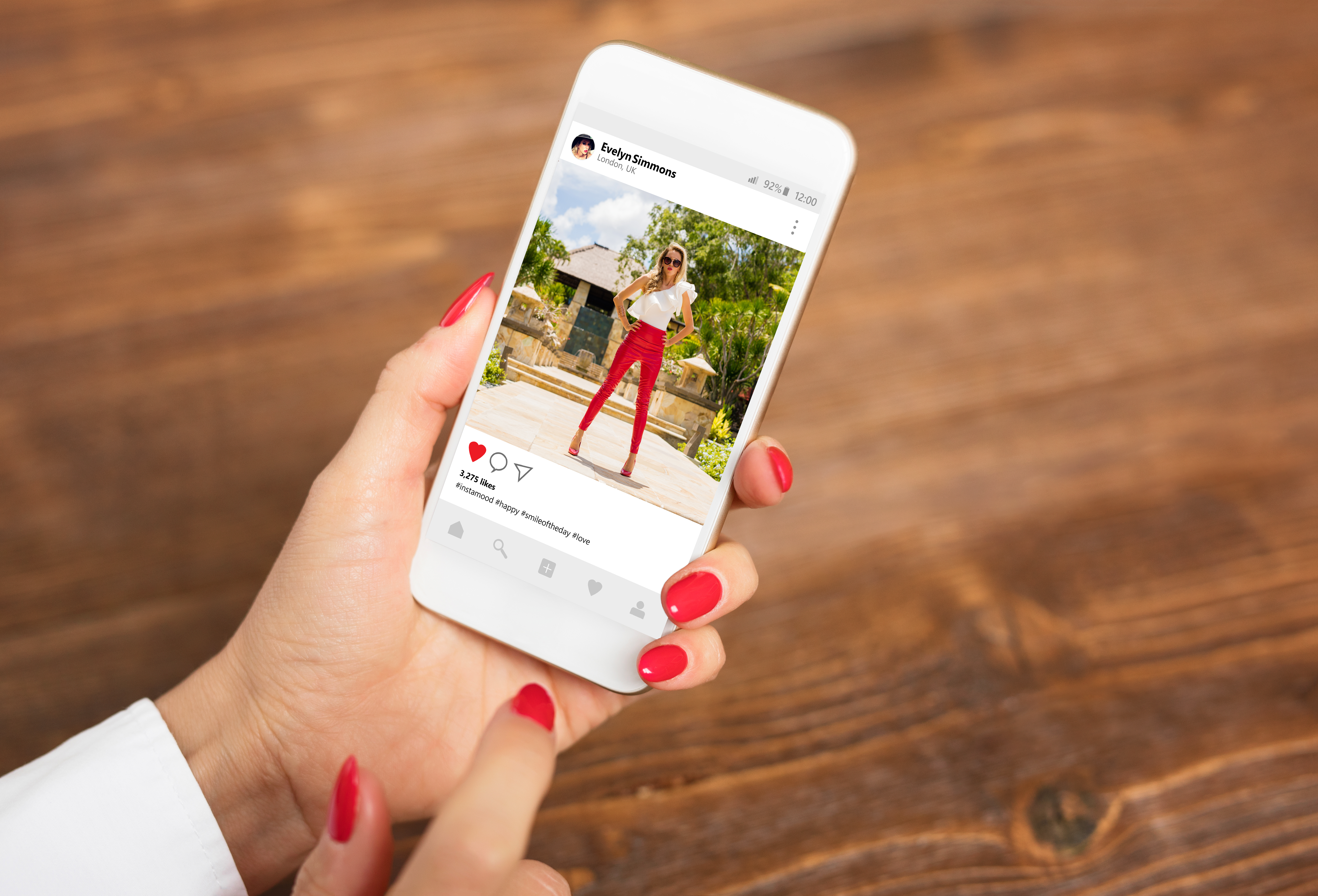 Instagram-model lokker 13-årig: Sig det ikke til din mor
