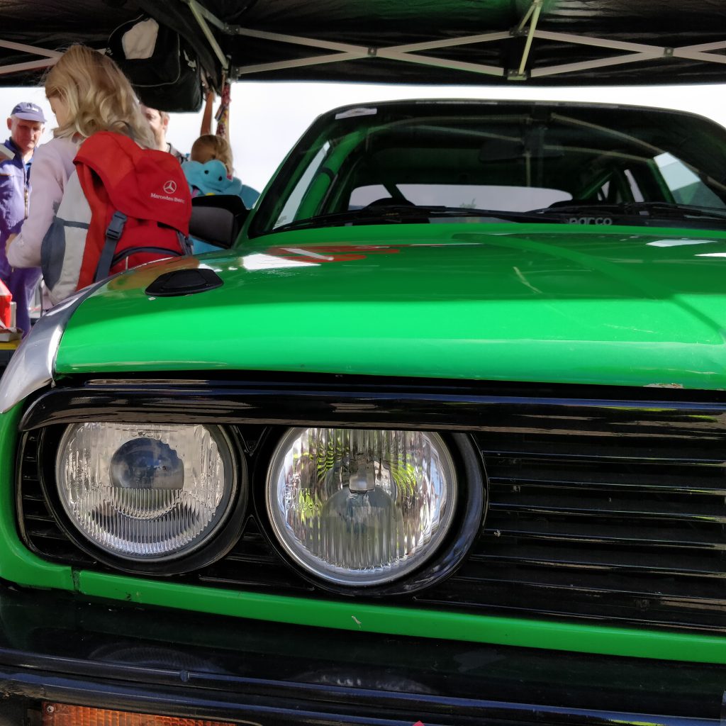 Benzin i blodet og duft af brændt gummi – Munkebjerg Hillclimb 2018 er begyndt