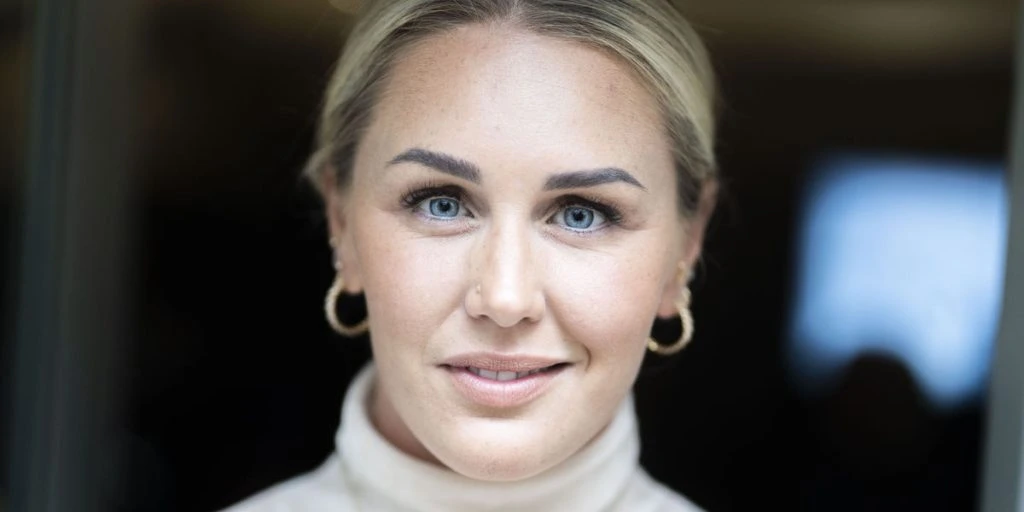 Til ære for Kvindernes Kampdag: Jeanette Ottesen fremstår i afklædt billede
