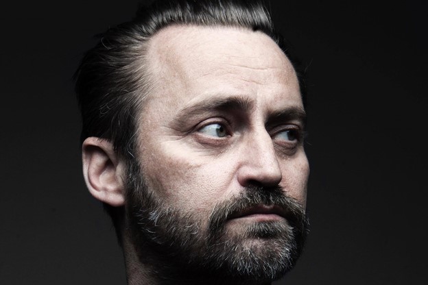 Dansk musiker sætter sin penis til salg