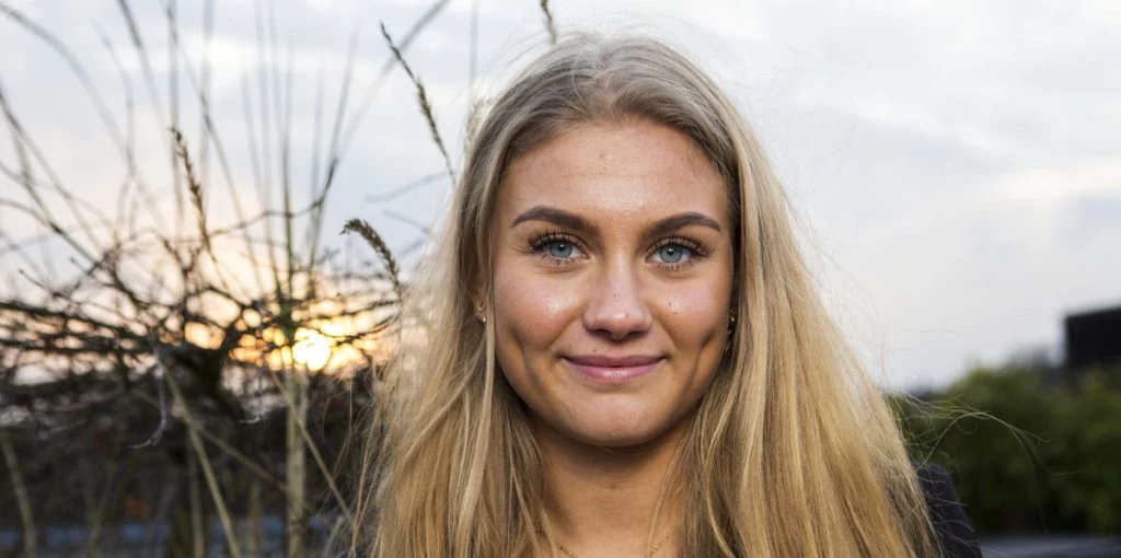 “Årgang 0”-Mathilde gør følgerne vilde: Poserer kun iført undertøj