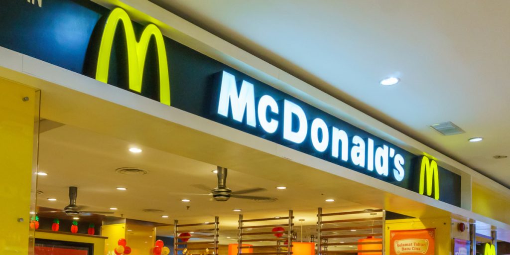 Handicappet kvinde raser mod McDonald’s: Det er diskrimination