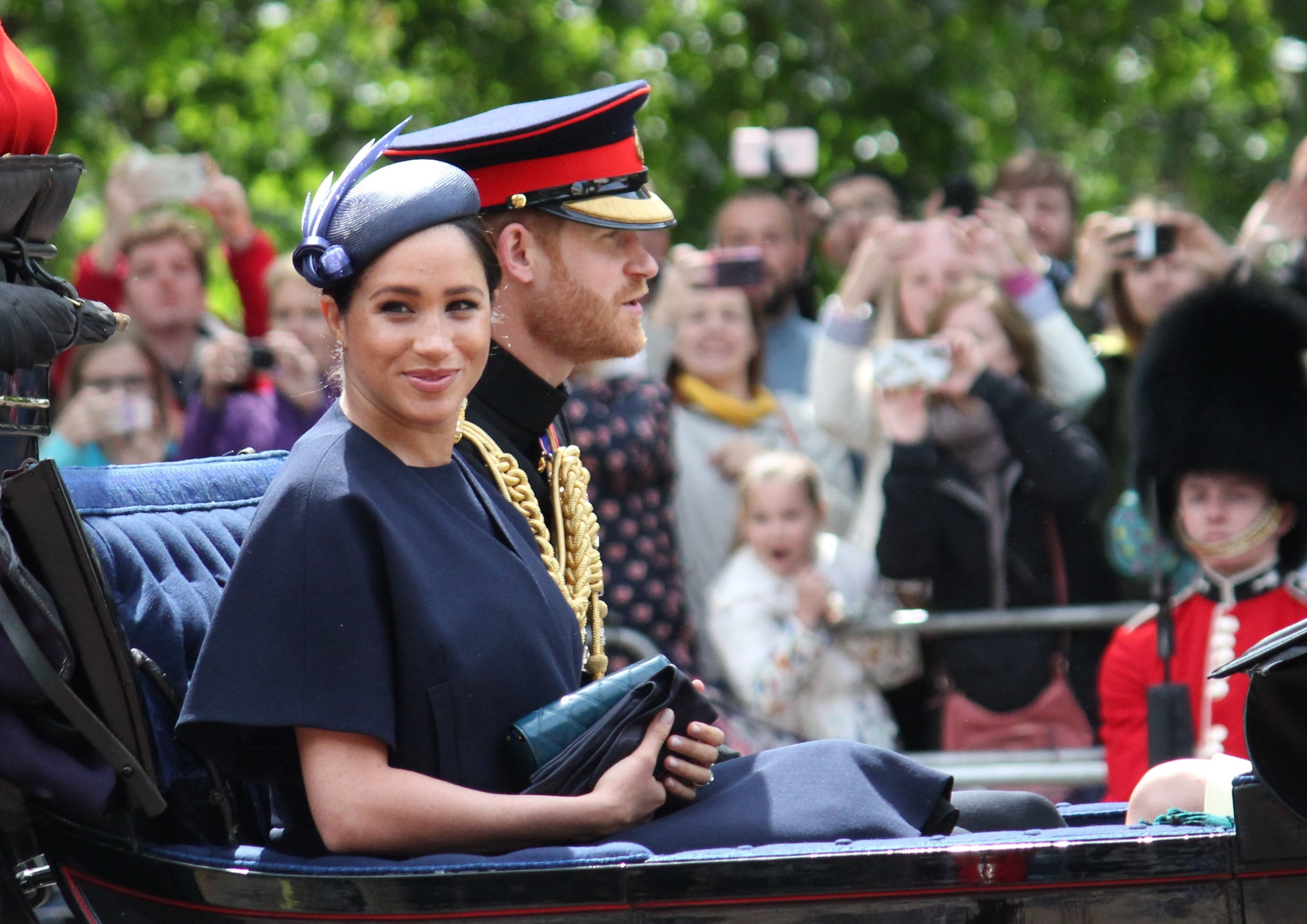 Så er den gal igen: Prins Harry og Meghan kritiseret for takkebrev