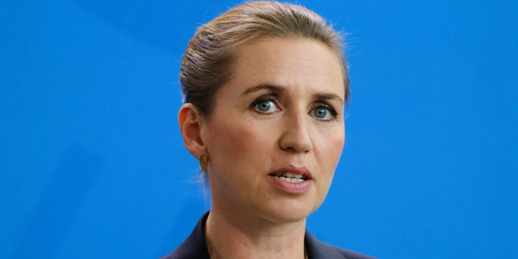 Mette Frederiksen klapper i midt i krisen: Vil ikke forholde sig til kritikken