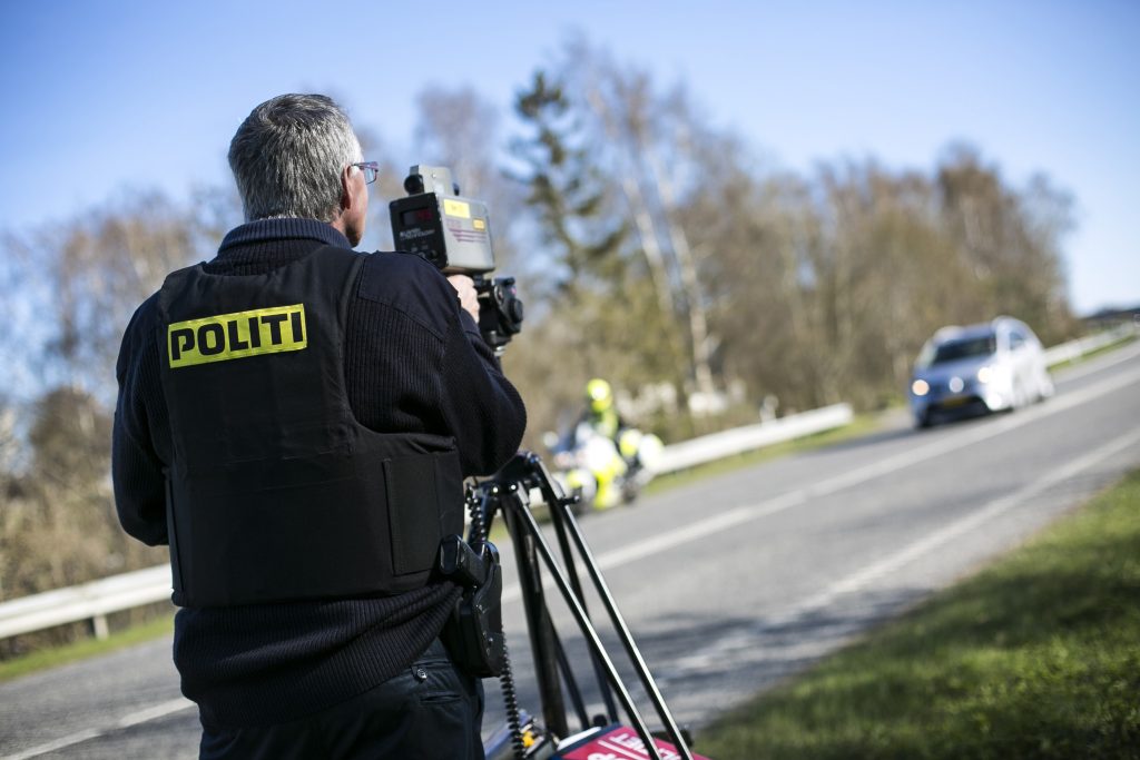 Politiet satte ind på strækning: Mere end 10% kan se frem til bøde