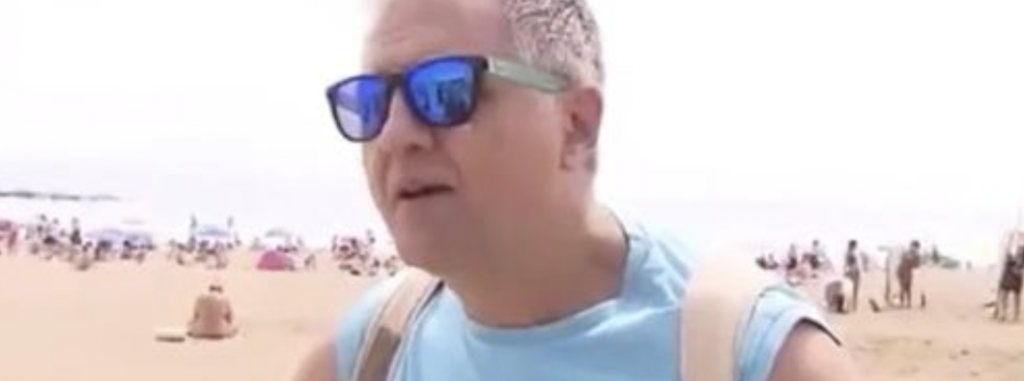 Turist fortæller, hvor fantastisk Barcelona er: Se så, hvad der sker i baggrunden