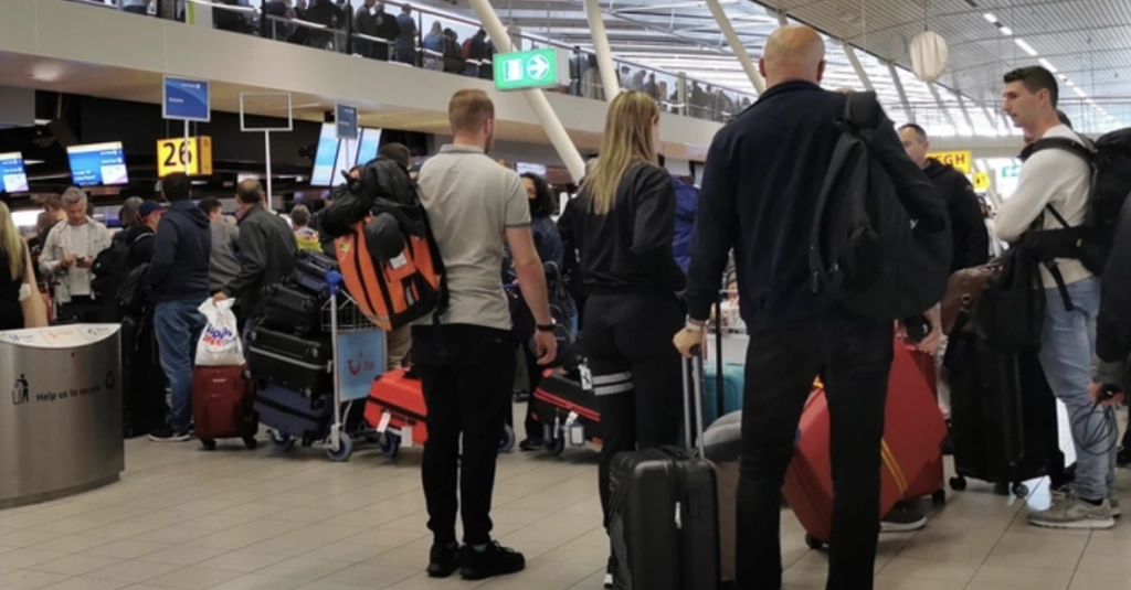 Passager chokerer sikkerhedsagenter med antallet af forbudte genstande i sin håndbagage