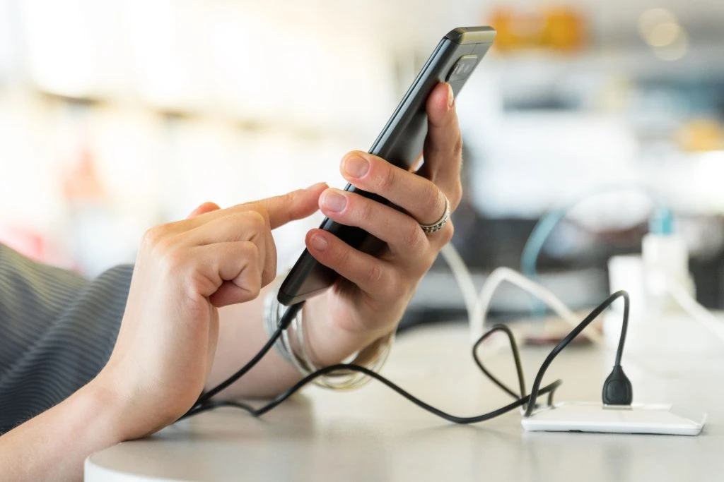 Alt for mange laver denne fejl: Slå denne indstilling fra, og fordobl batterilevetiden på din telefon