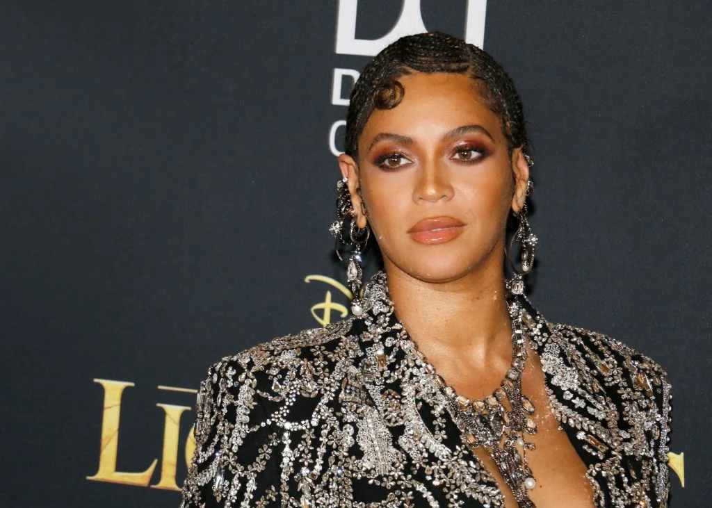 Beyoncé smider tøjet: Overlader intet til fantasien