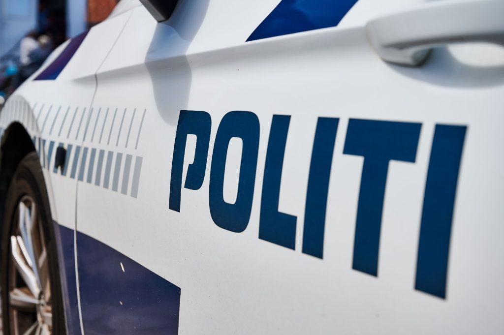 Læge tiltalt: Voldtog unge døtre – den yngre var kun én uge gammel