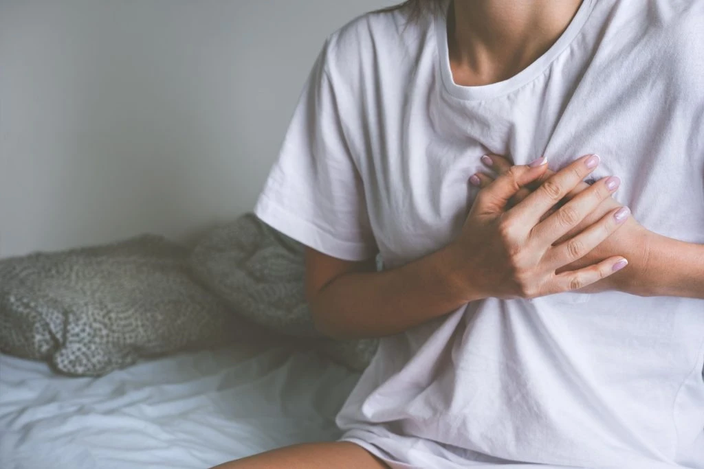 Læge med klar advarsel: Ignorer ikke dette symptom – kan være tegn på hjerteproblem