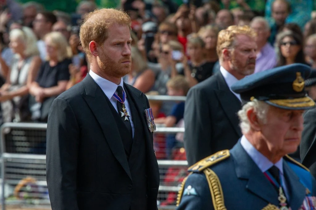 Forud for mulige ‘fredsforhandlinger’: Her er kong Charles strenge krav til prins Harry