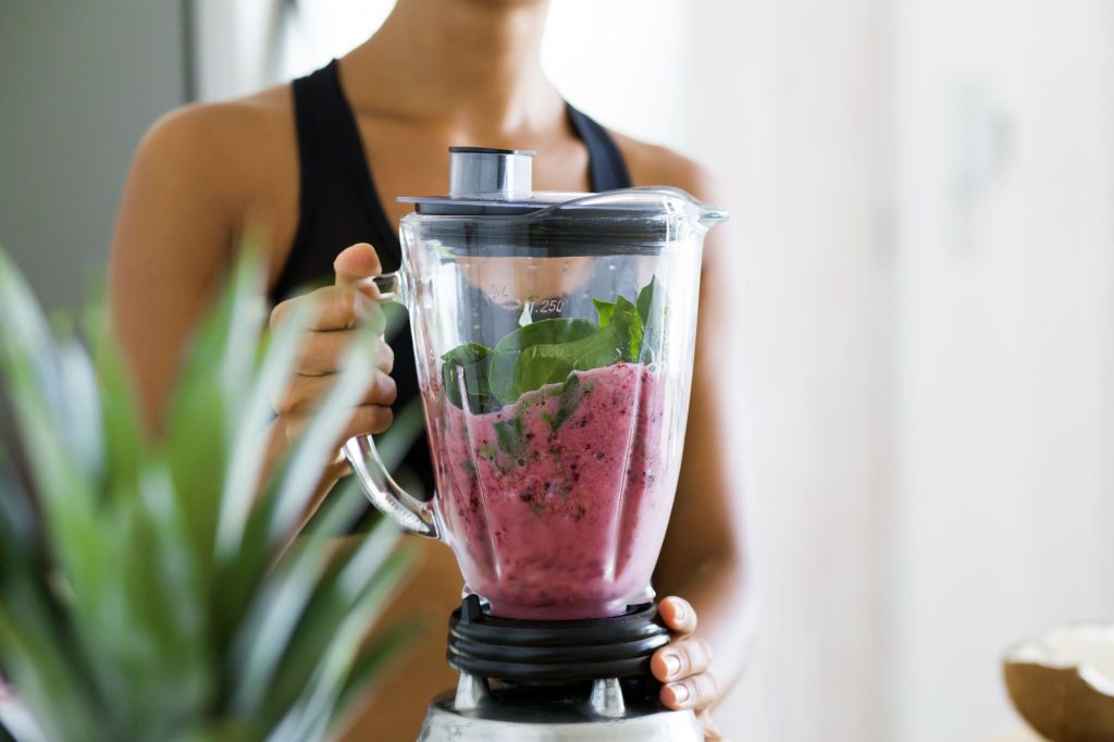 Sådan bliver din blender skinnende ren på ét minut med kun 2 ingredienser – helt uden at skrubbe