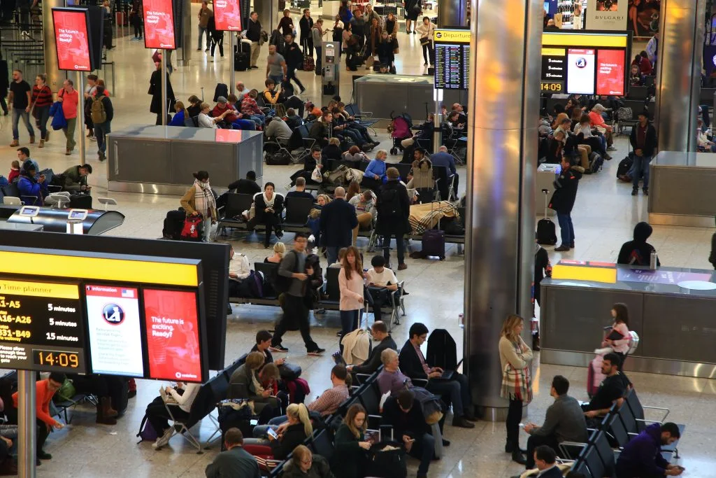 Kaos i lufthavn: Flere timers forsinkelse