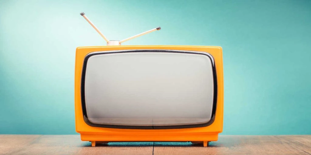 For rullende kameraer: Dansk kendis frier på TV