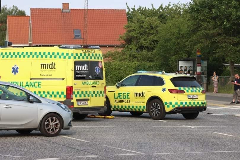 Kørte mand ned og stak af: Fodgænger i kritisk livsfare