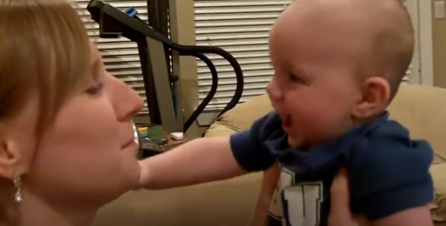 Mor er flov over at sige sin babys navn foran andre – vent til du finder ud af, hvad navnet er