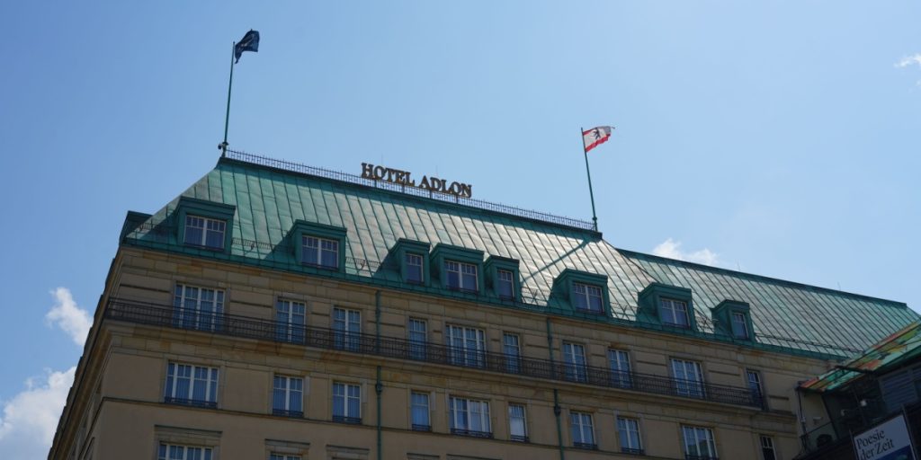 Dansk kvinde vandt 2,5 millioner kroner: Hun rejste straks til dette ikoniske hotel