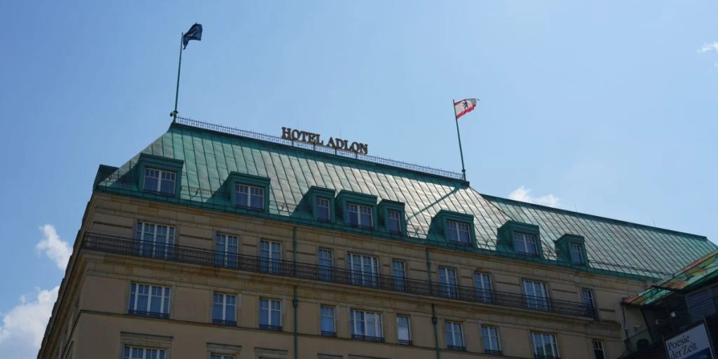 Dansk kvinde vandt 2,5 millioner kroner: Hun rejste straks til dette ikoniske hotel