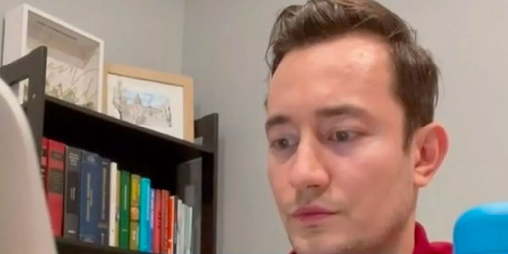 Advokat lavede kontrakt for influencer: Nu føler han, at hans uddannelse er spild af tid