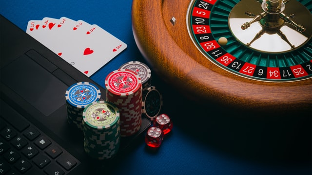 Hvad er online gambling?