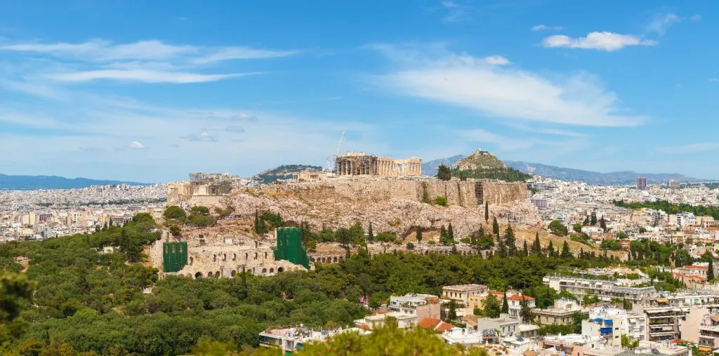 Græske myndigheder har taget drastisk skridt: Lukker Akropolis stor del af dagen
