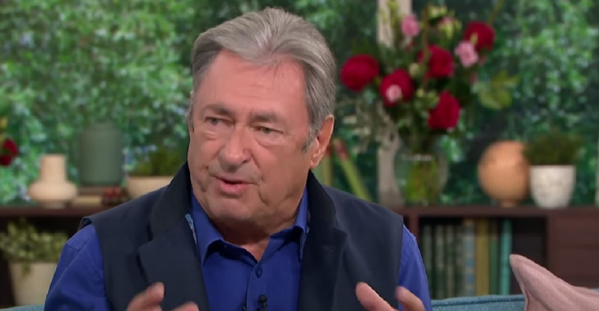 74-årige Alan afslører: Derfor bør du ALDRIG slå dit græs om søndagen