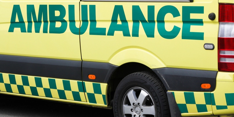 Da redderne kom tilbage til ambulancen stod alle dørene åbne